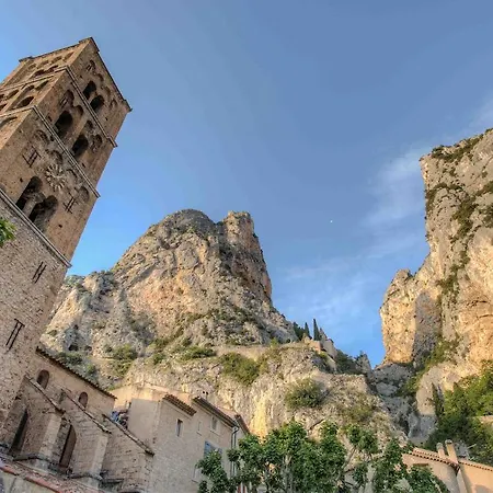 La Bonne Etoile - The Good Star Moustiers-Sainte-Marie