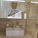 La Bonne Etoile - The Good Star Apartment *