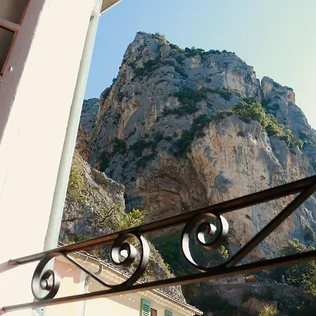 La Bonne Etoile - The Good Star * Moustiers-Sainte-Marie