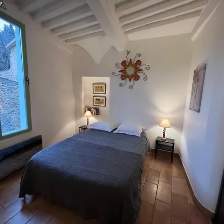 La Bonne Etoile - The Good Star * Moustiers-Sainte-Marie