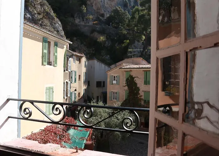 La Bonne Etoile - The Good Star * Moustiers-Sainte-Marie